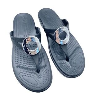 CROCS Women's 7 Sanrah Slip On Thong Wedge Sandal Black Silver Comfort Beach NEW